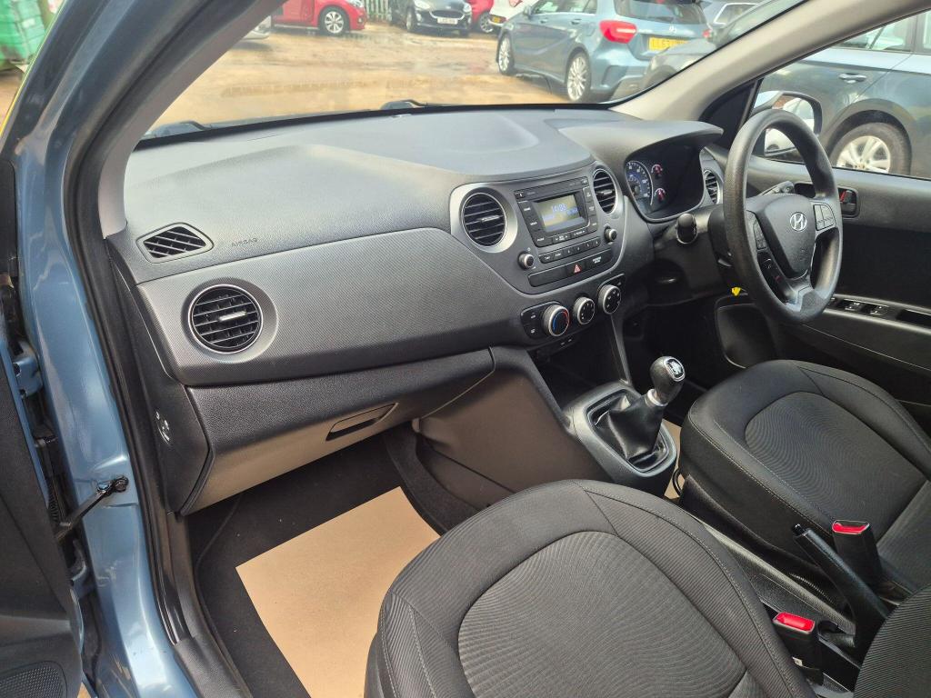 Used Hyundai i10 2017 for sale - 77034349: Photo 40