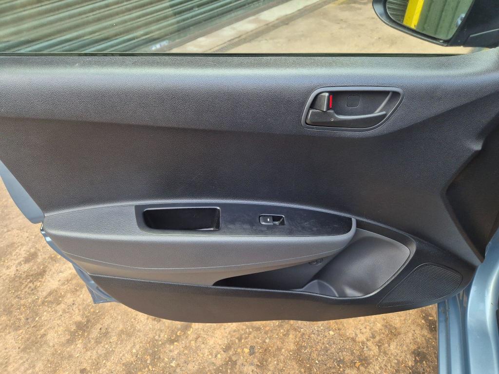 Used Hyundai i10 2017 for sale - 77034349: Photo 42