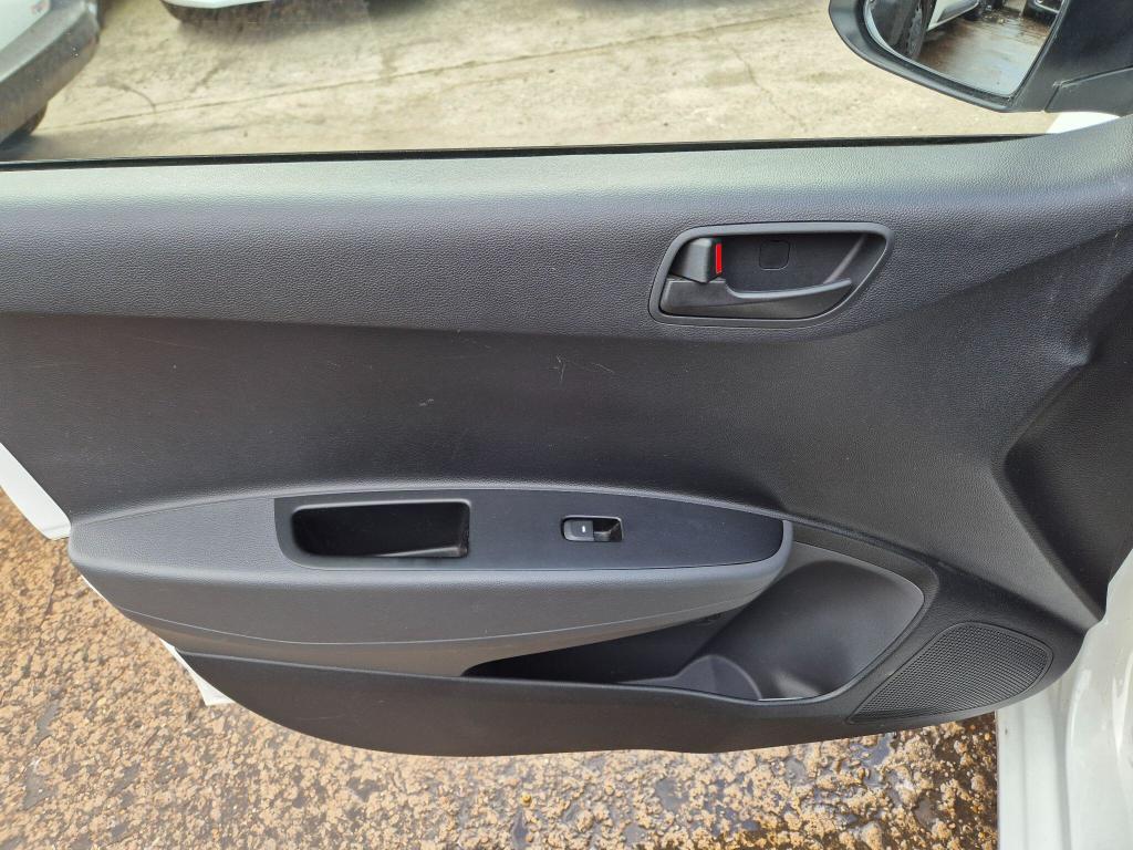 Used Hyundai i10 2017 for sale - 77034345: Photo 39