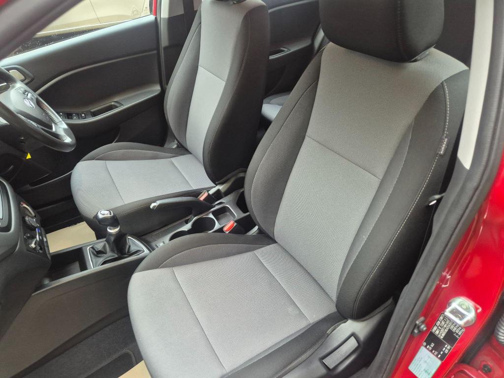 Used Hyundai i20 2019 for sale - 77997401: Photo 41