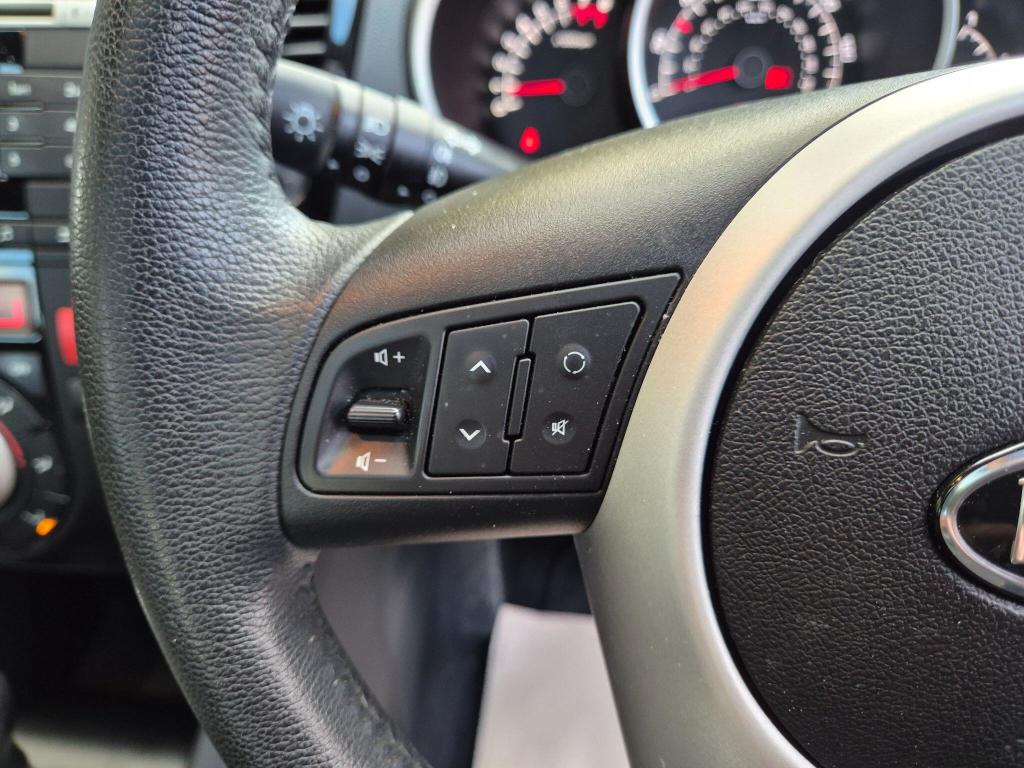 Used Kia Venga 2012 for sale - 77233909: Photo 24