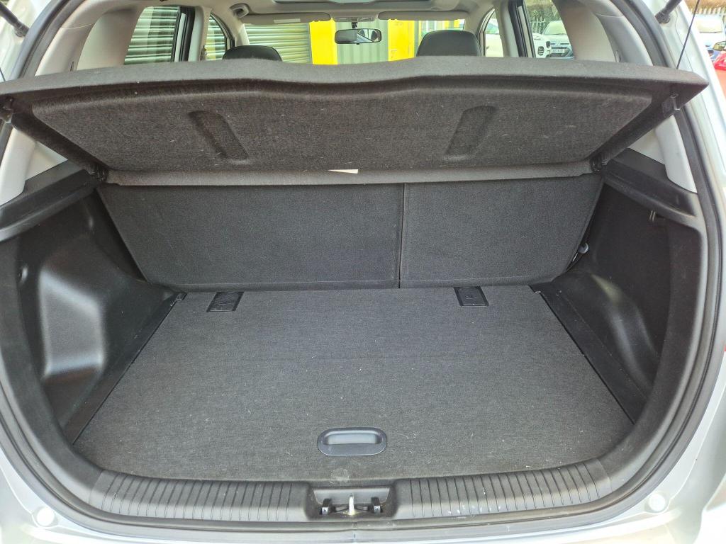 Used Kia Venga 2012 for sale - 77233909: Photo 38