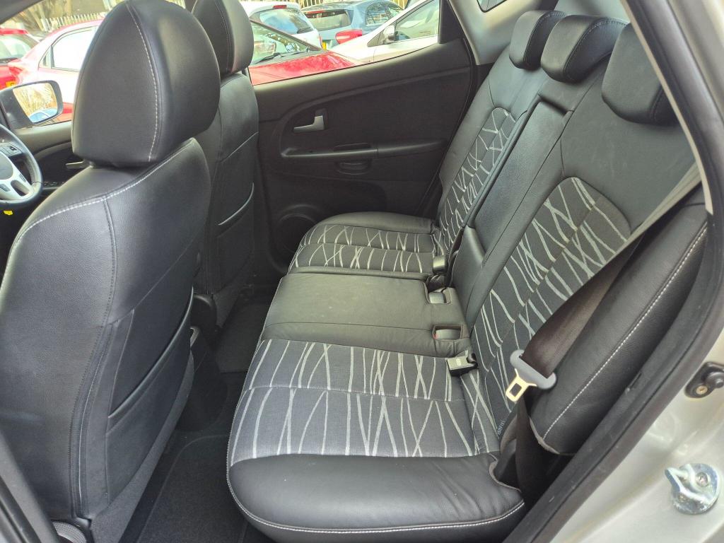 Used Kia Venga 2012 for sale - 77233909: Photo 39