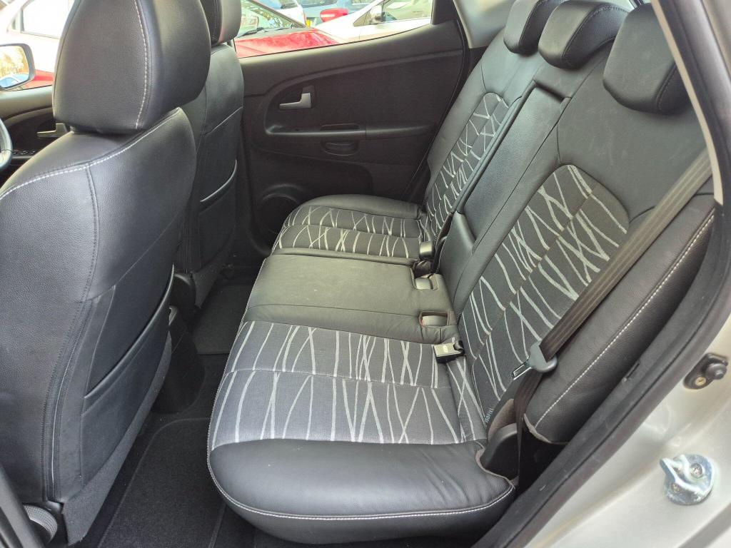 Used Kia Venga 2012 for sale - 77233909: Photo 41