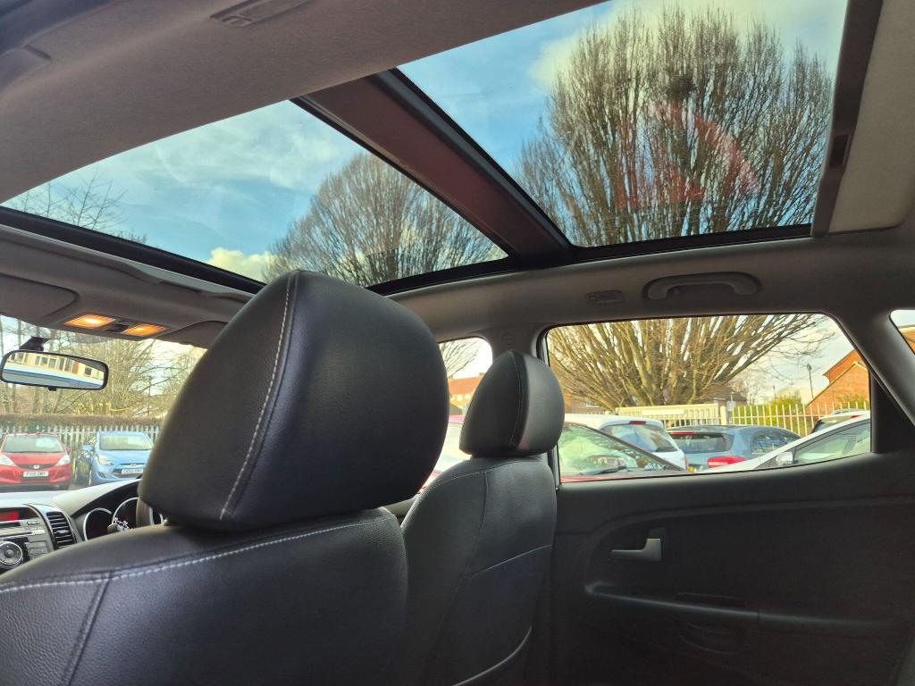 Used Kia Venga 2012 for sale - 77233909: Photo 43