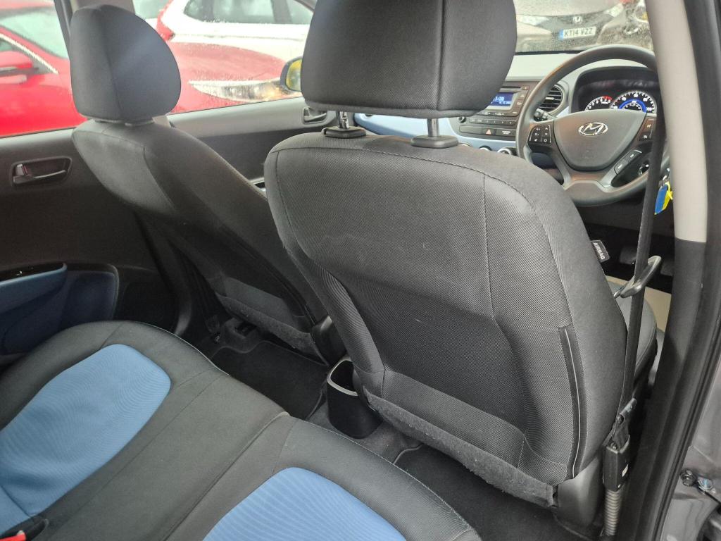 Used Hyundai i10 2017 for sale - 77802522: Photo 29