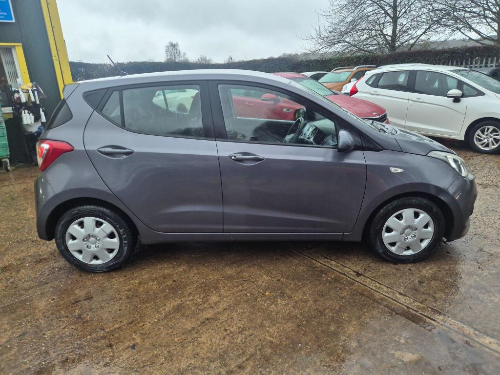 Used Hyundai i10 2017 for sale - 77802522: Photo 5