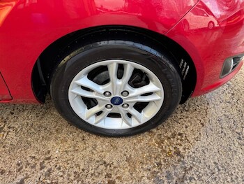 Used Ford Fiesta 2015 for sale - 77310825: Photo