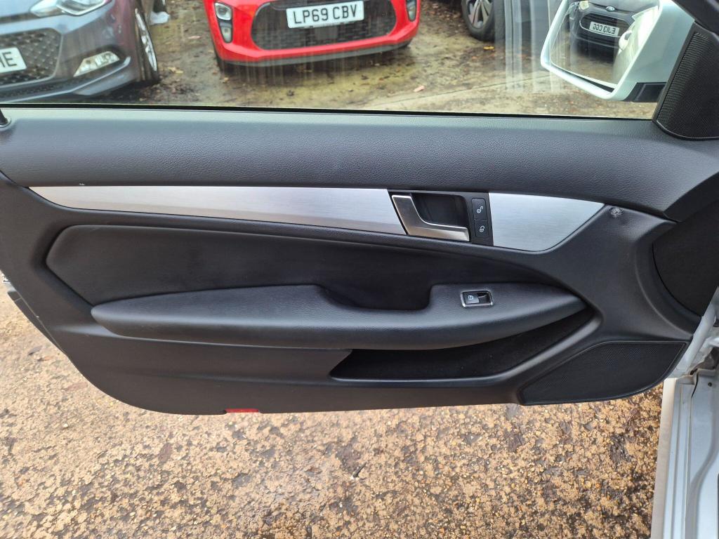 Used Mercedes-Benz C Class 2013 for sale - 77023042: Photo 37