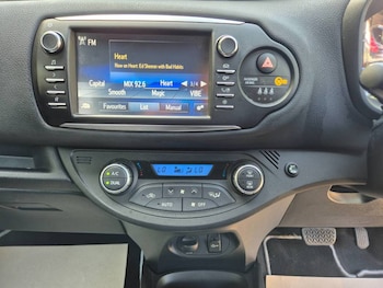 Used Toyota Yaris 2017 for sale - 78737095: Photo