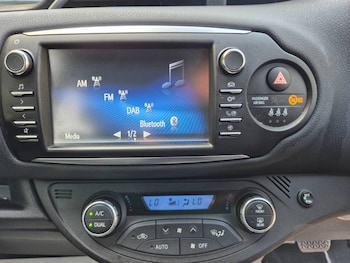 Used Toyota Yaris 2017 for sale - 78737095: Photo