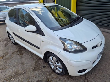 Used Toyota AYGO 2011 for sale - 78340768: Photo