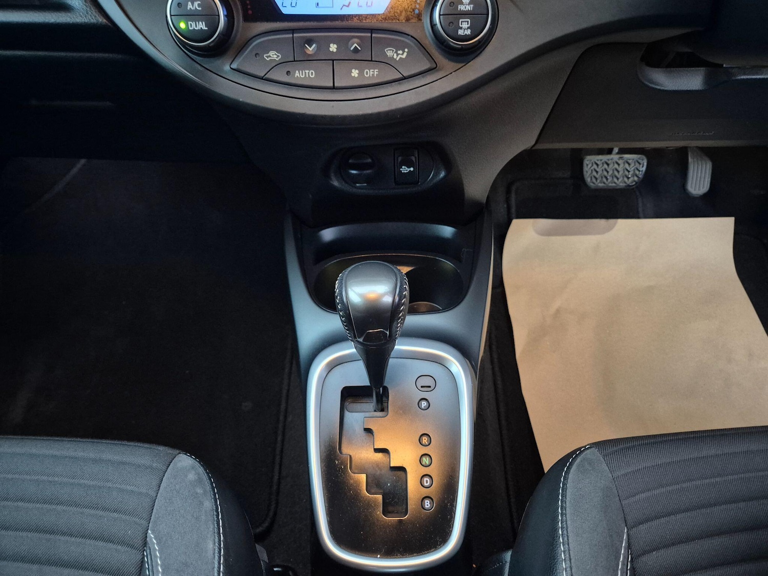 Used Toyota Yaris 2015 for sale - 76787841: Photo 26