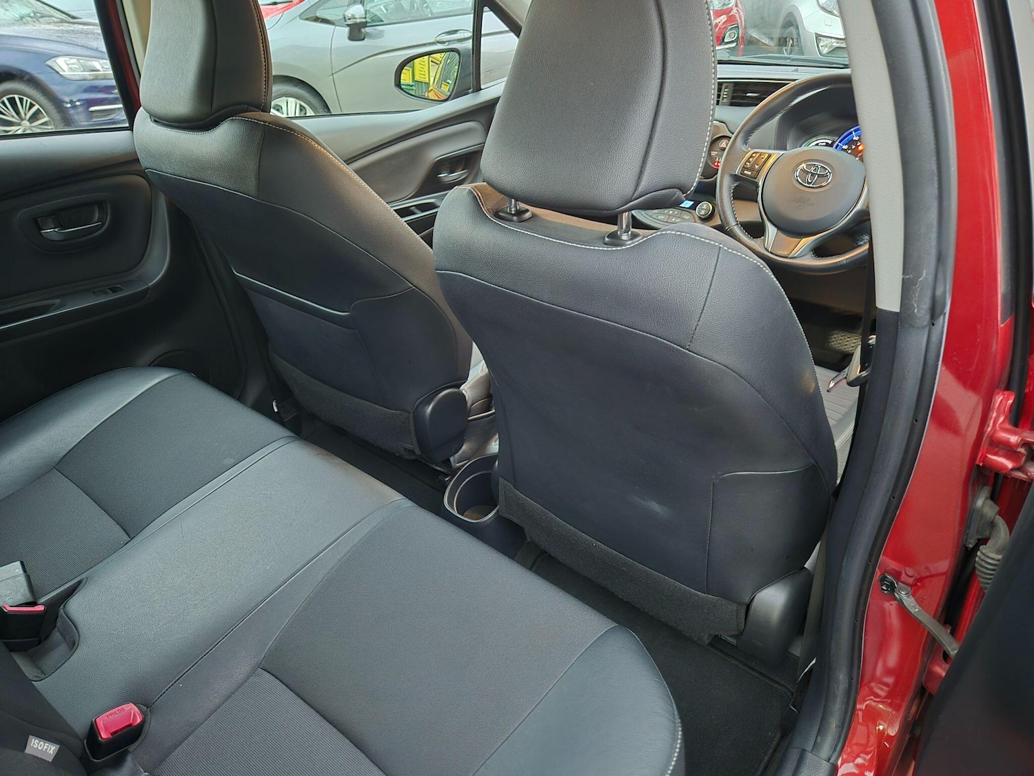 Used Toyota Yaris 2015 for sale - 76787841: Photo 30