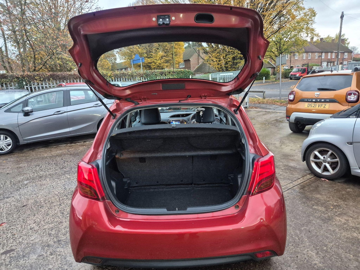 Used Toyota Yaris 2015 for sale - 76787841: Photo 33