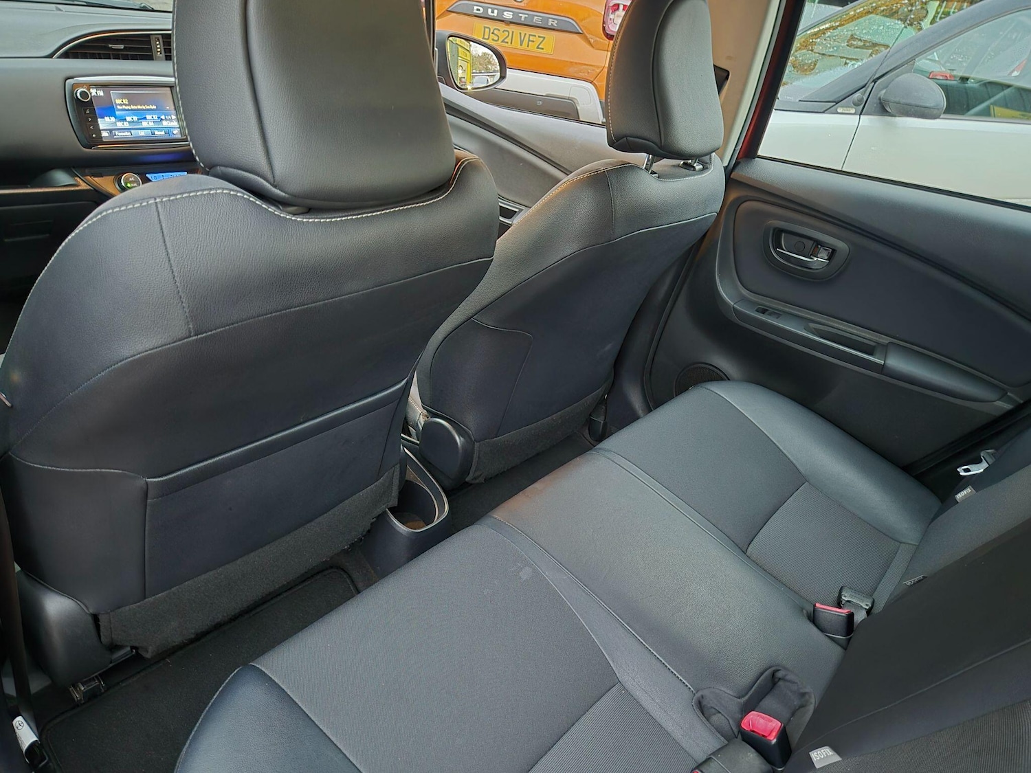 Used Toyota Yaris 2015 for sale - 76787841: Photo 36