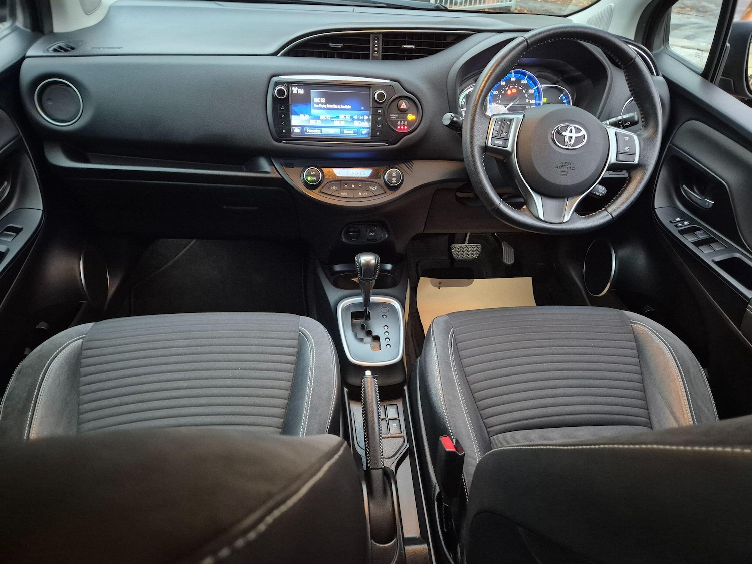 Used Toyota Yaris 2015 for sale - 76787841: Photo 39