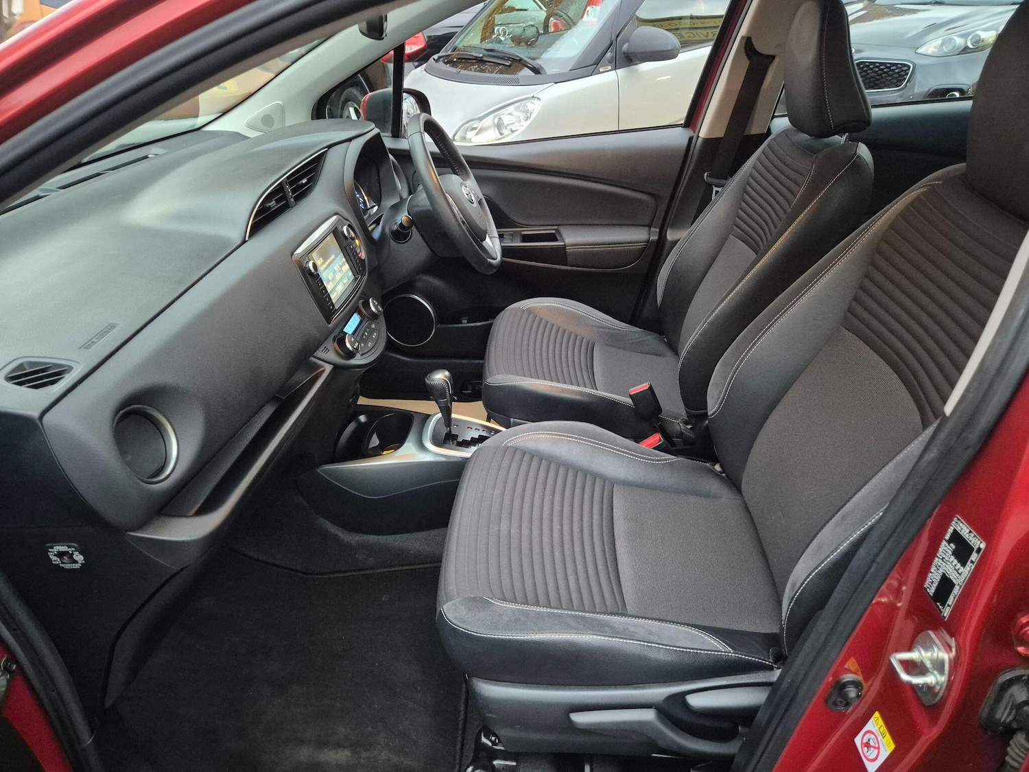 Used Toyota Yaris 2015 for sale - 76787841: Photo 40