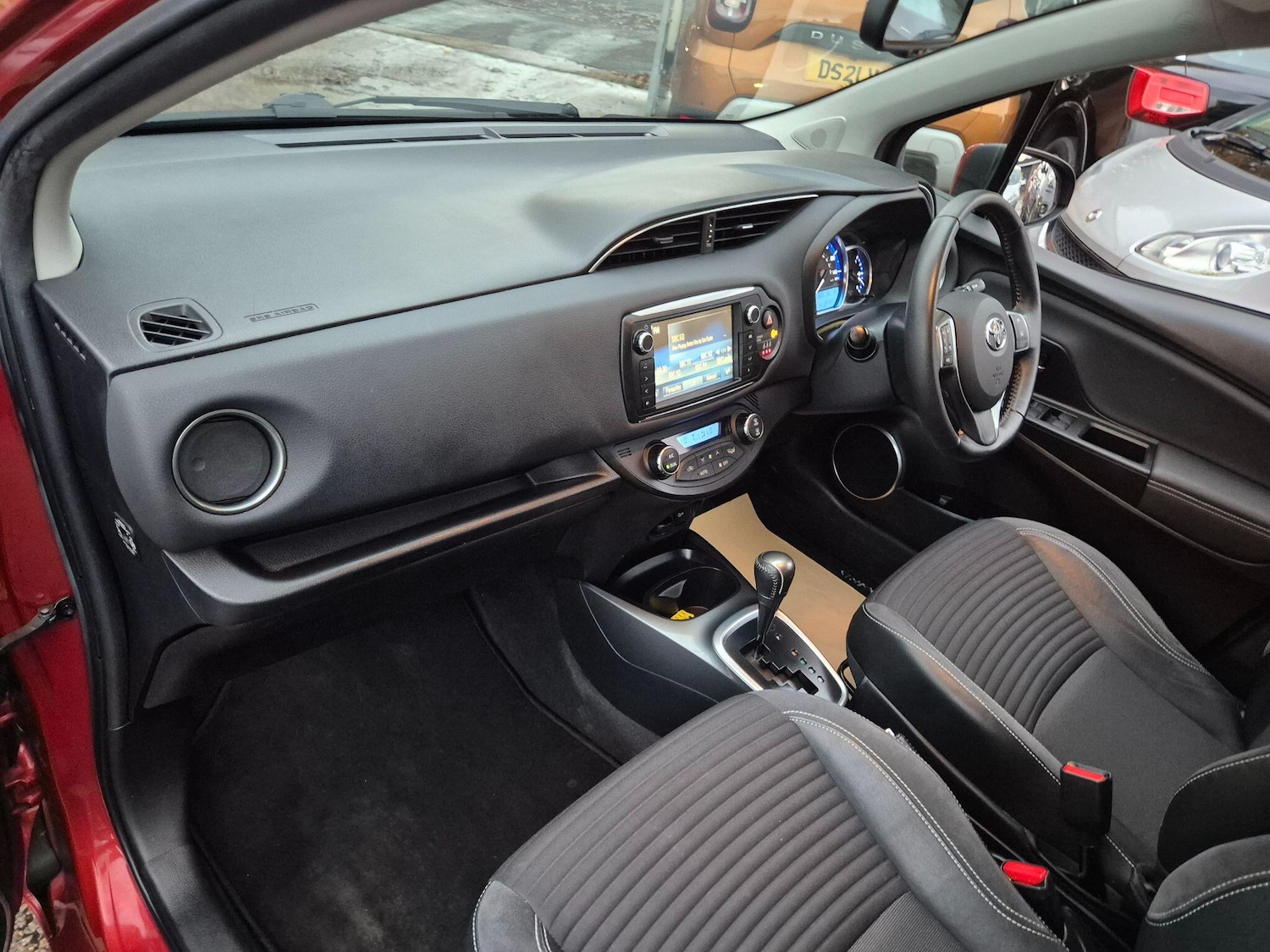 Used Toyota Yaris 2015 for sale - 76787841: Photo 41