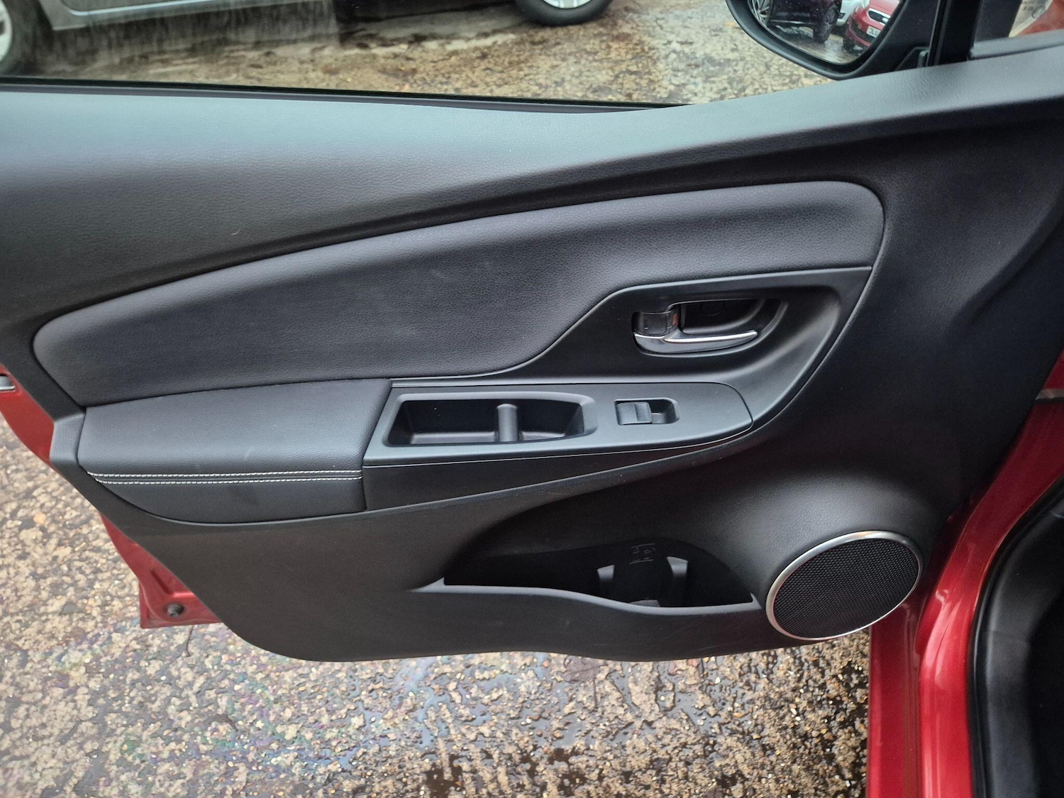 Used Toyota Yaris 2015 for sale - 76787841: Photo 43