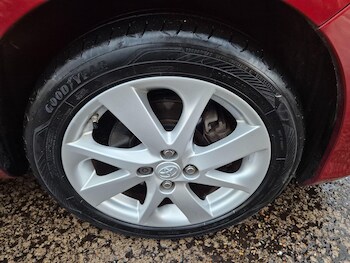 Used Toyota Yaris 2015 for sale - 76787841: Photo