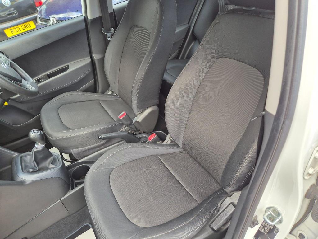 Used Hyundai i10 2017 for sale - 77037581: Photo 38