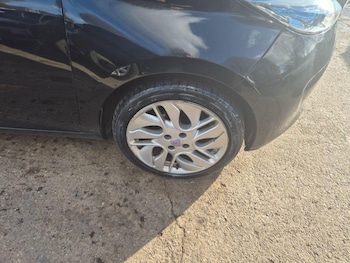 Used Renault Zoe 2014 for sale - 77034390: Photo