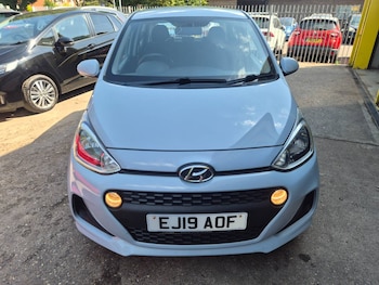 Used Hyundai i10 2019 for sale - 79505250: Photo