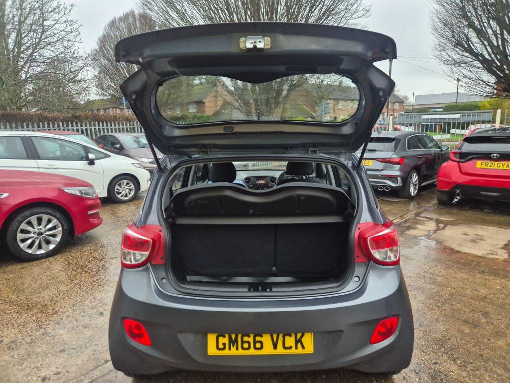 Used Hyundai i10 2017 for sale - 77275608: Photo 30