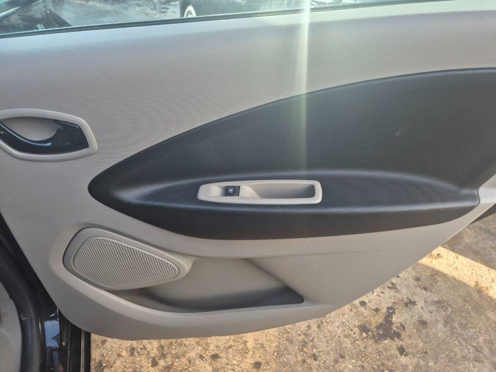 Used Renault Zoe 2014 for sale - 77023090: Photo 27