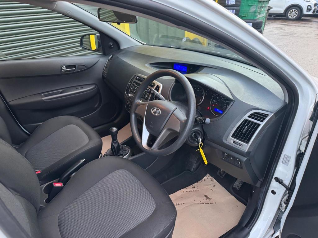 Used Hyundai i20 2013 for sale - 77310816: Photo 10