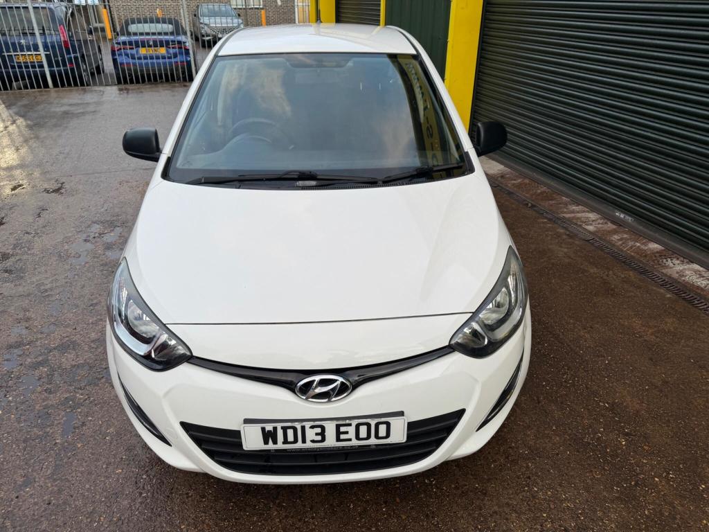 Used Hyundai i20 2013 for sale - 77310816: Photo 2
