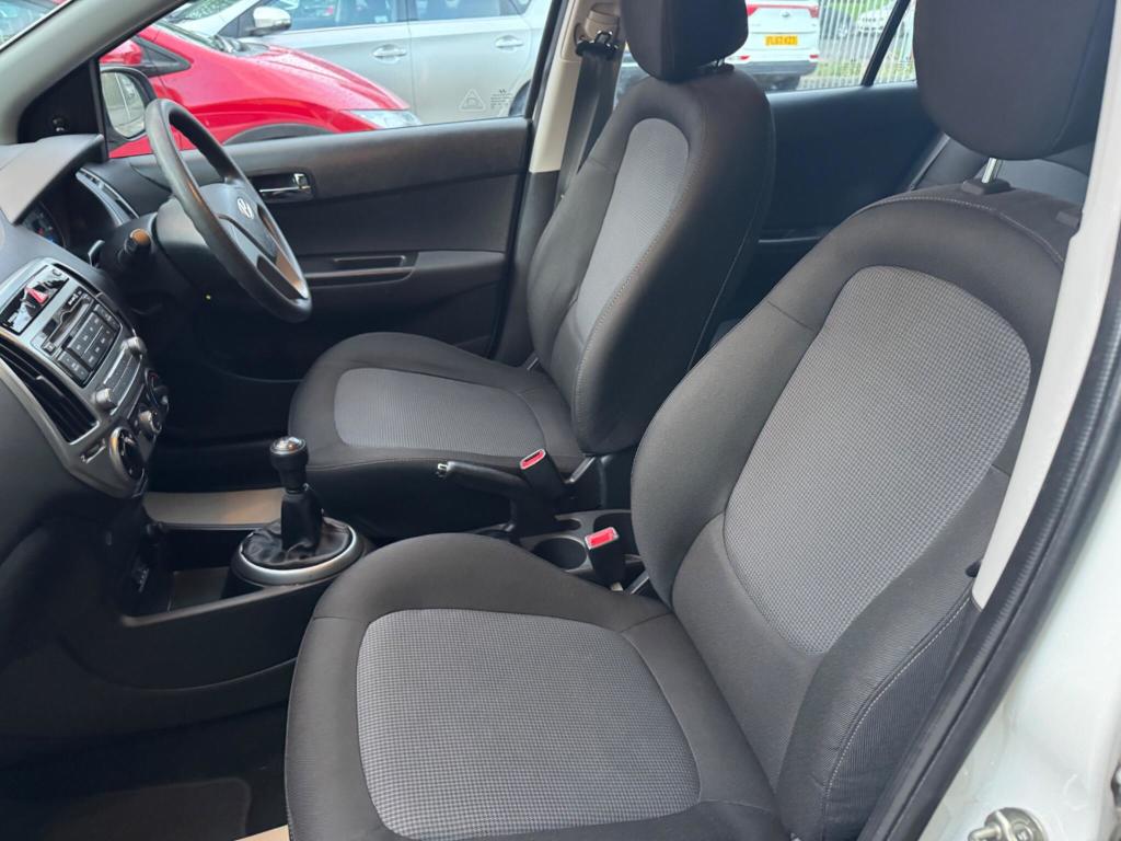 Used Hyundai i20 2013 for sale - 77310816: Photo 26