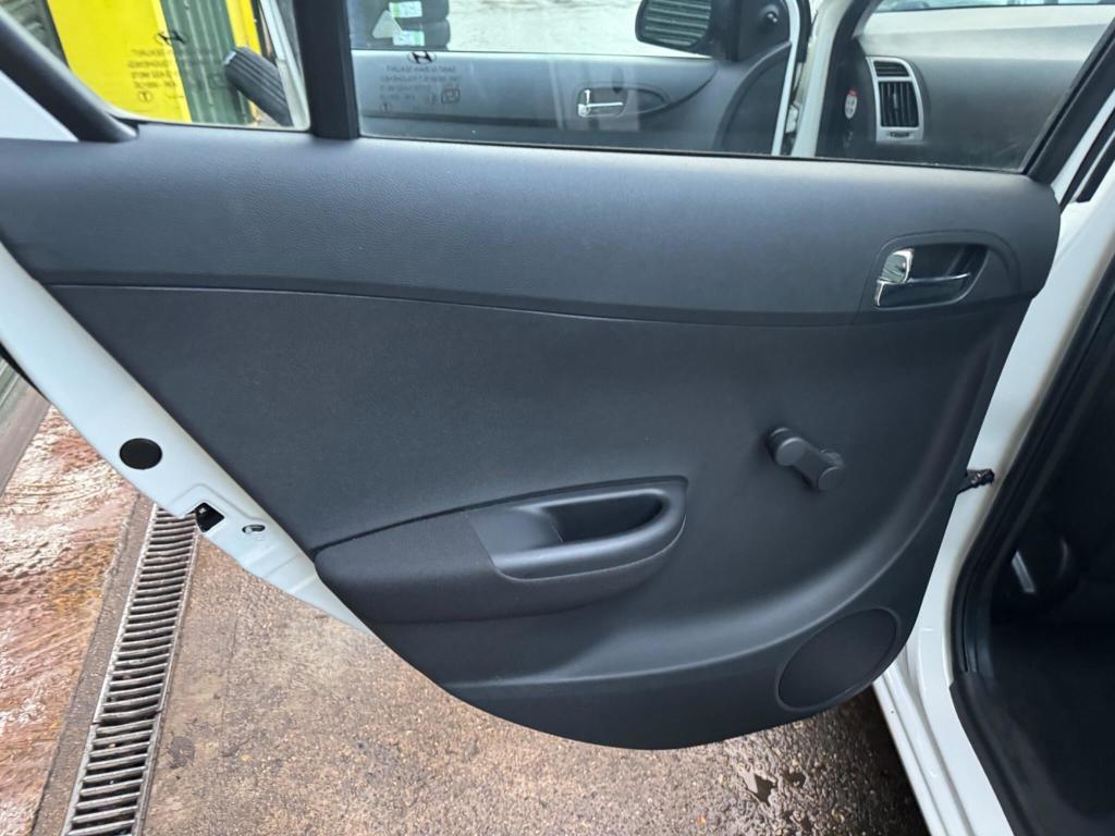 Used Hyundai i20 2013 for sale - 77310816: Photo 28