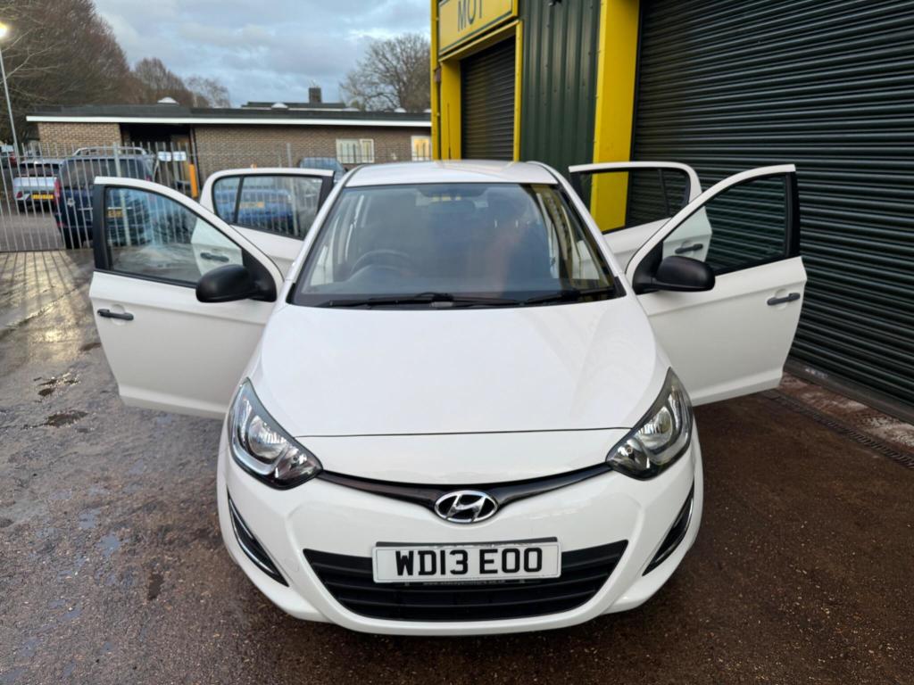 Used Hyundai i20 2013 for sale - 77310816: Photo 31