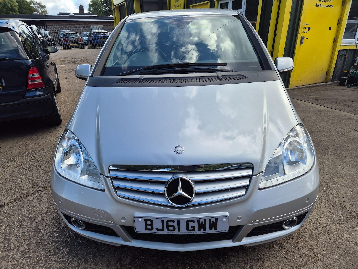Used Mercedes-Benz A-Class 2011 for sale - 76787849: Photo 2