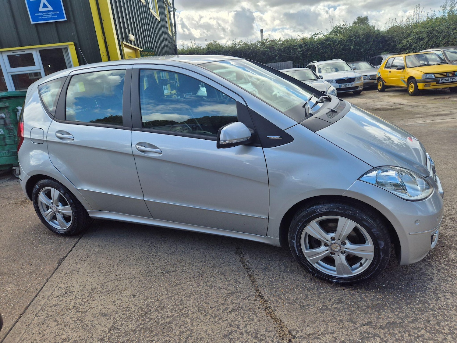 Used Mercedes-Benz A-Class 2011 for sale - 76787849: Photo 5