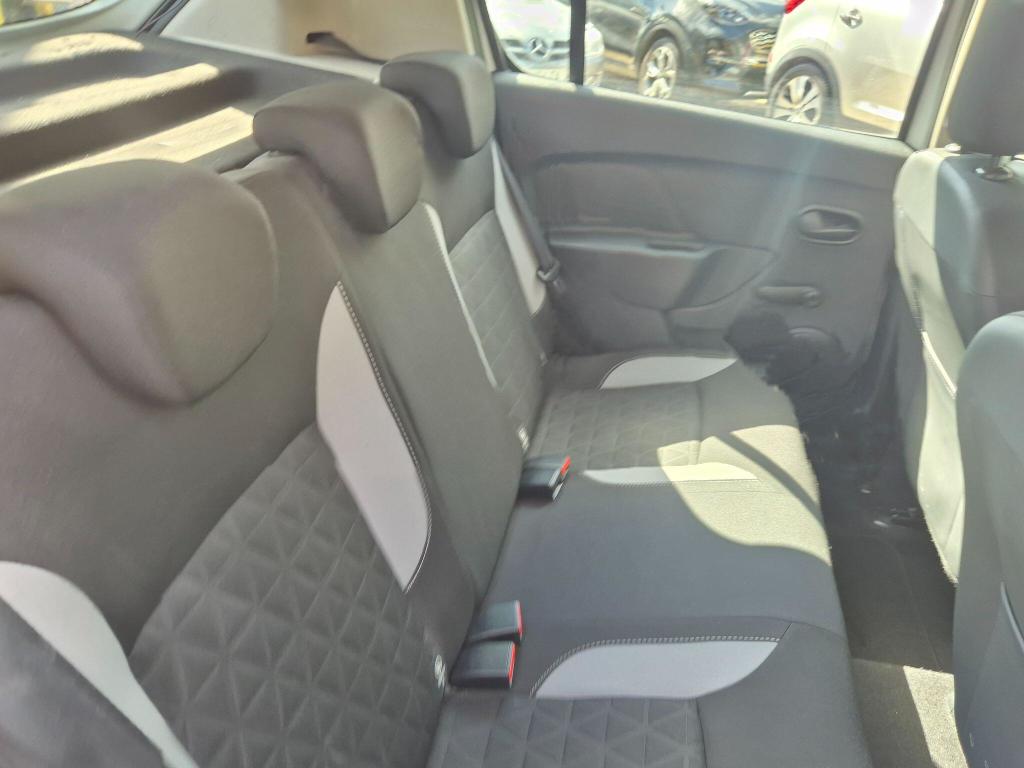 Used Dacia Sandero Stepway 2016 for sale - 77064393: Photo 26