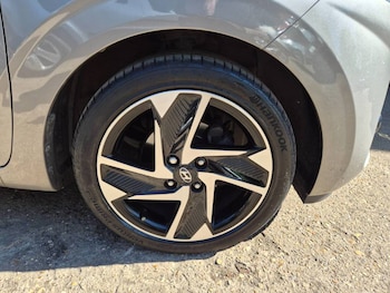 Used Hyundai i10 2021 for sale - 78379549: Photo