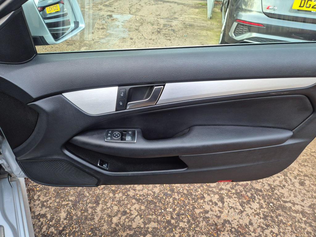 Used Mercedes-Benz C Class 2013 for sale - 77830278: Photo 16