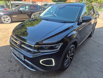 Used Volkswagen T-Roc 2023 for sale - 79467789: Photo