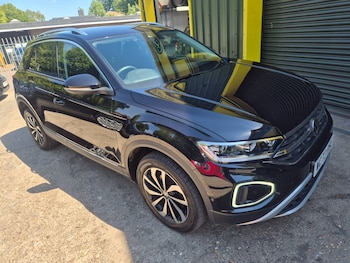 Used Volkswagen T-Roc 2023 for sale - 79467789: Photo