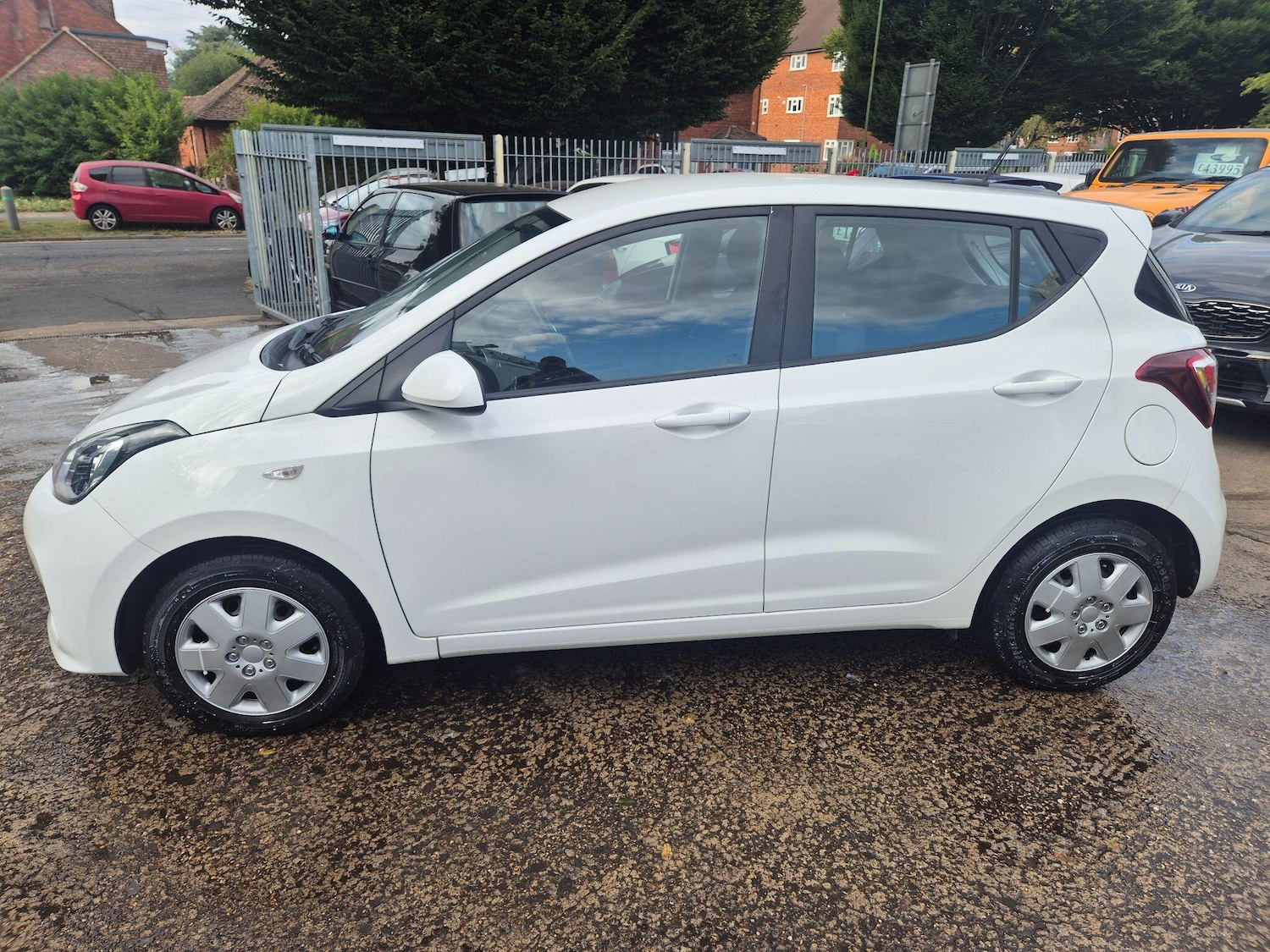 Used Hyundai i10 2017 for sale - 76787827: Photo 11