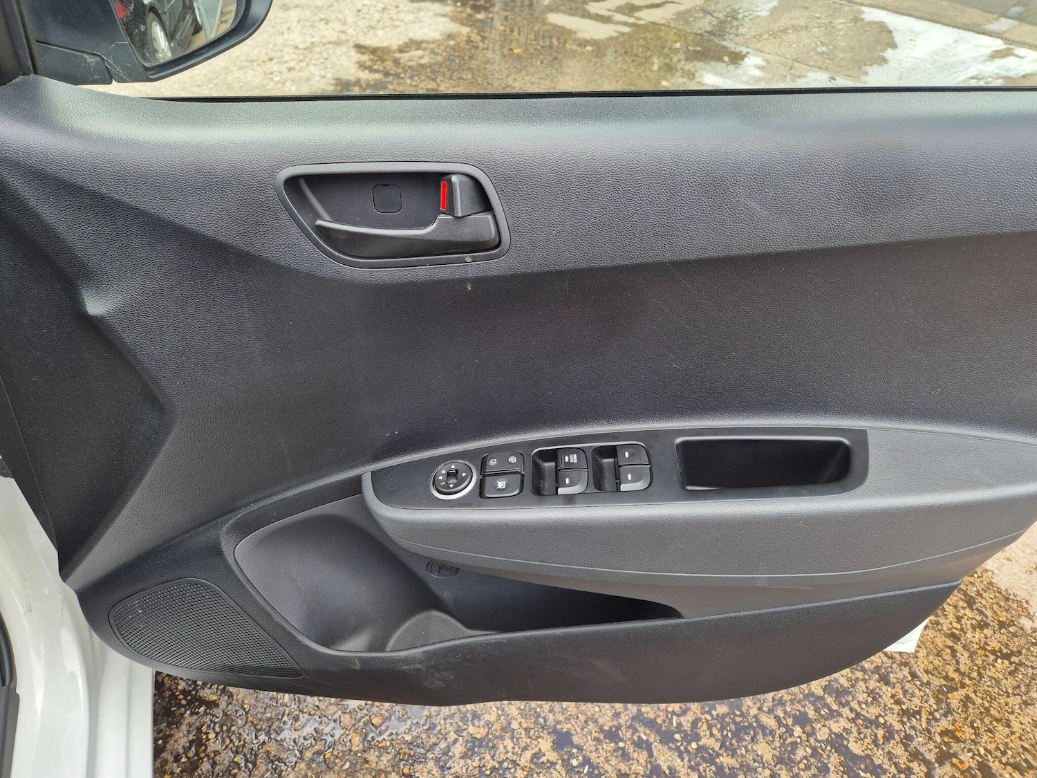 Used Hyundai i10 2017 for sale - 76787827: Photo 16