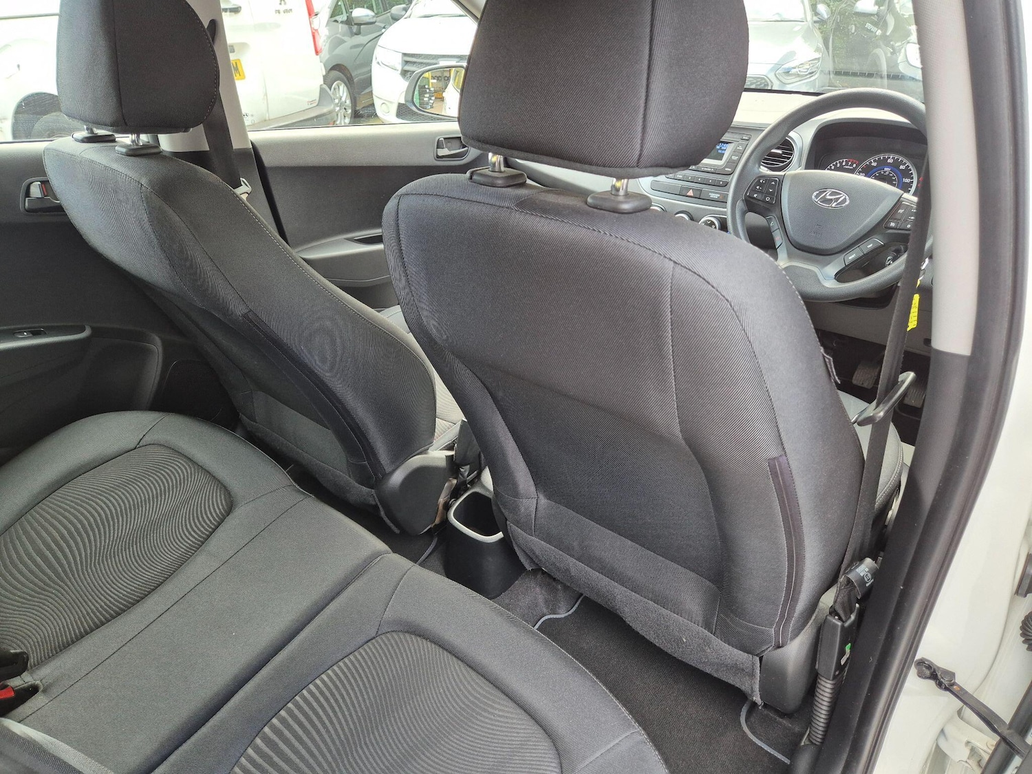 Used Hyundai i10 2017 for sale - 76787827: Photo 26