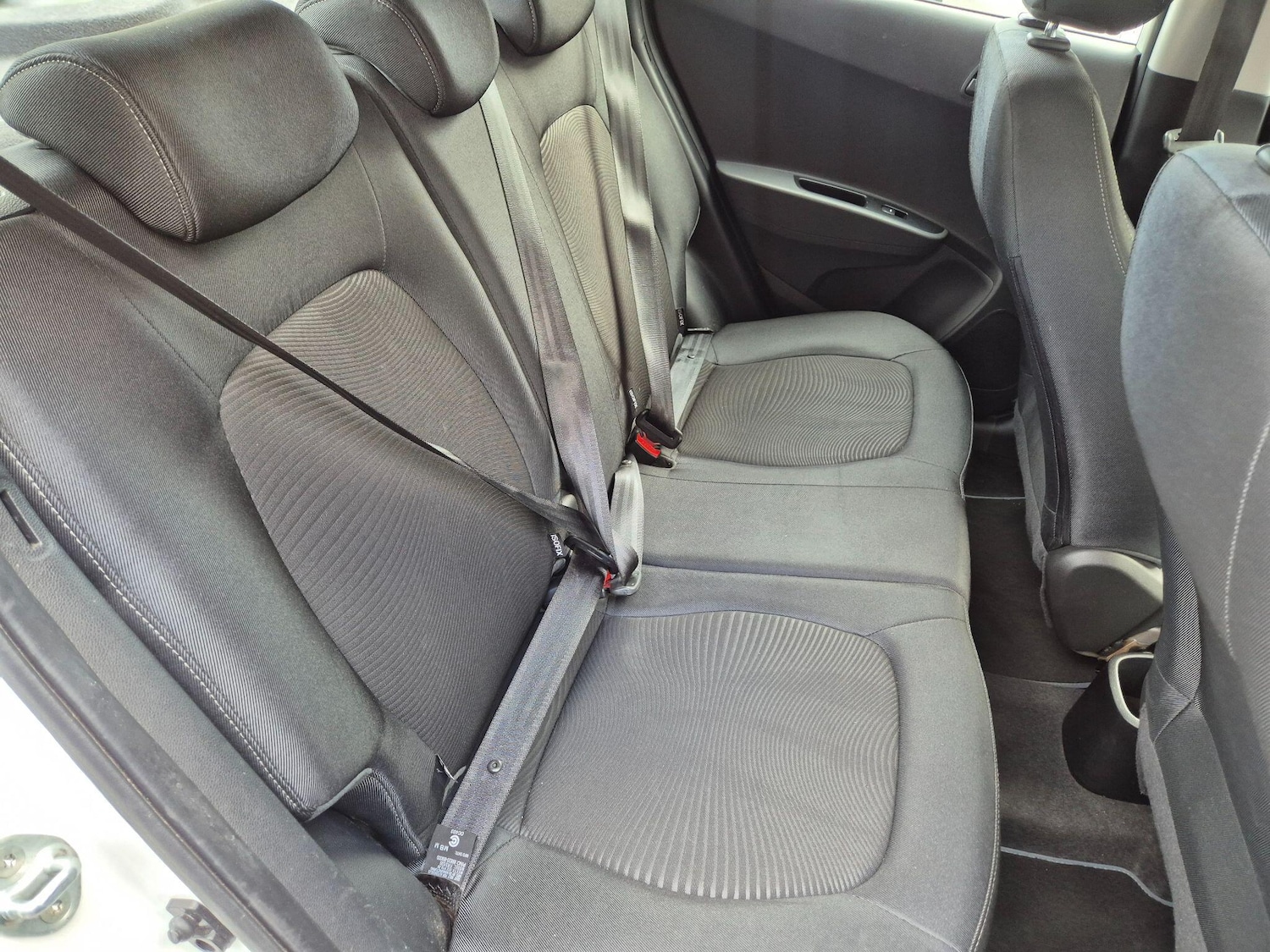 Used Hyundai i10 2017 for sale - 76787827: Photo 27