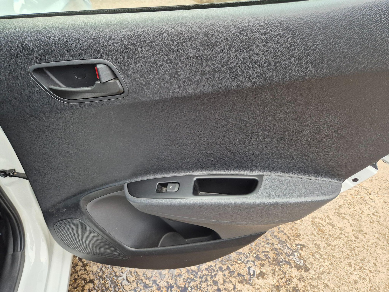 Used Hyundai i10 2017 for sale - 76787827: Photo 28