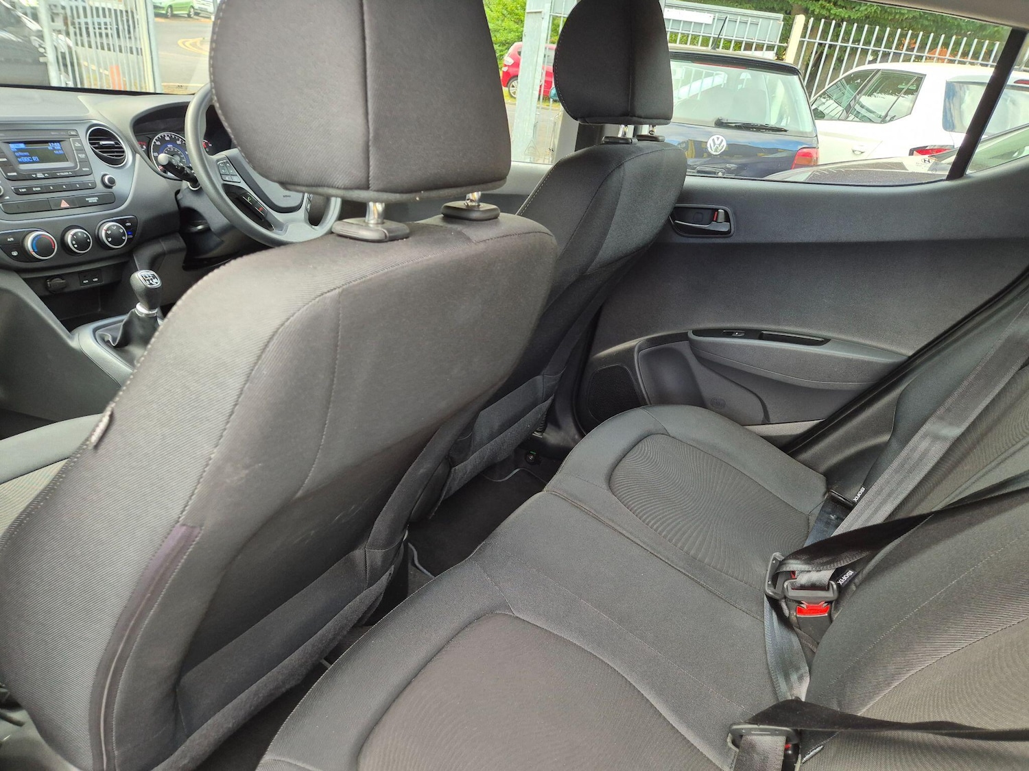 Used Hyundai i10 2017 for sale - 76787827: Photo 32