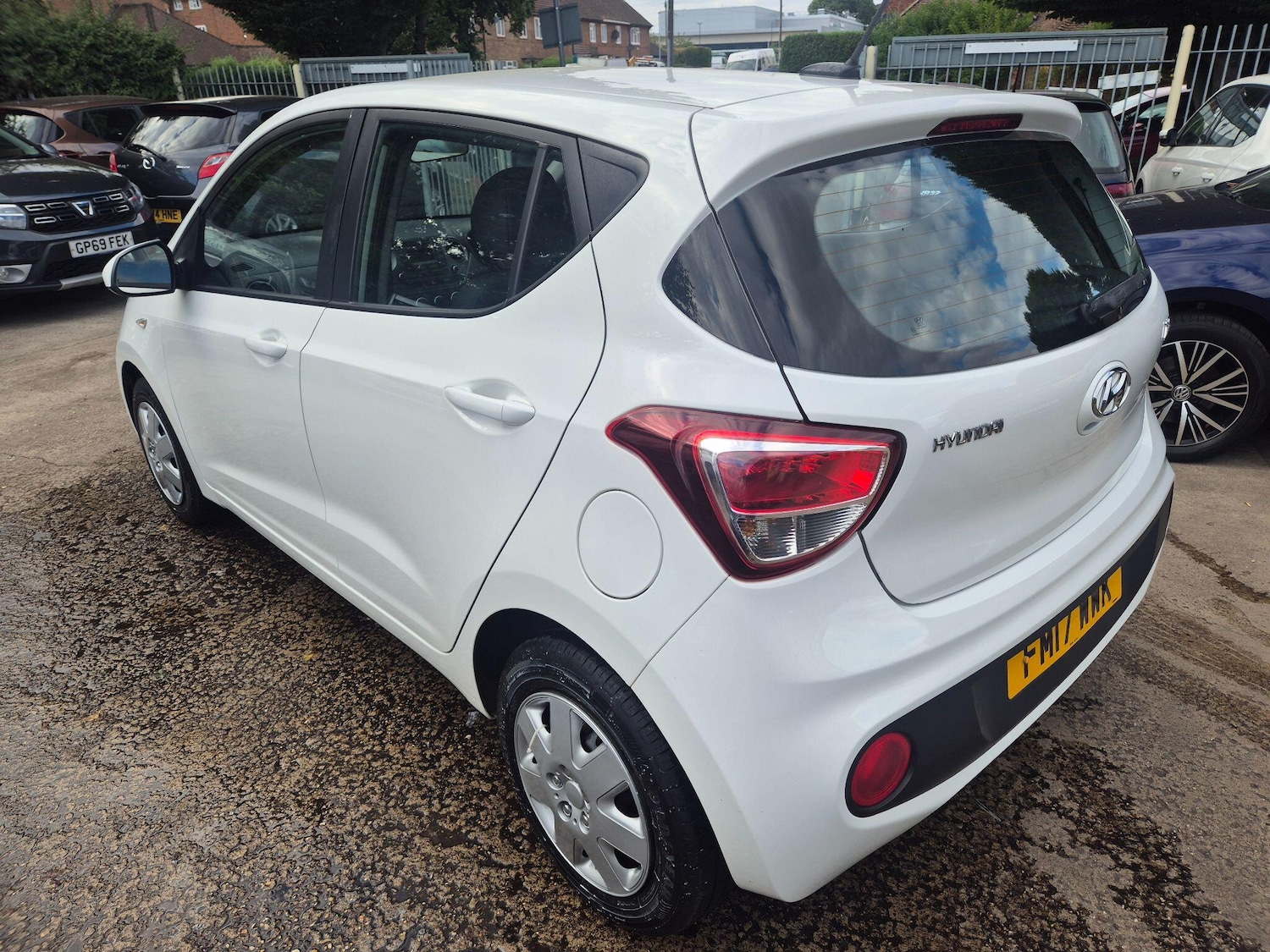 Used Hyundai i10 2017 for sale - 76787827: Photo 9