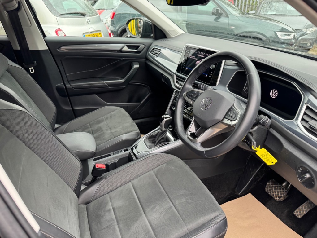 Used Volkswagen T-Roc 2023 for sale - 78043892: Photo 5
